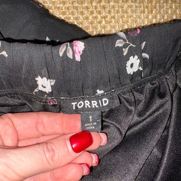 Torrid Floral Chiffon Skater Mini Skirt - Picture 7 of 9